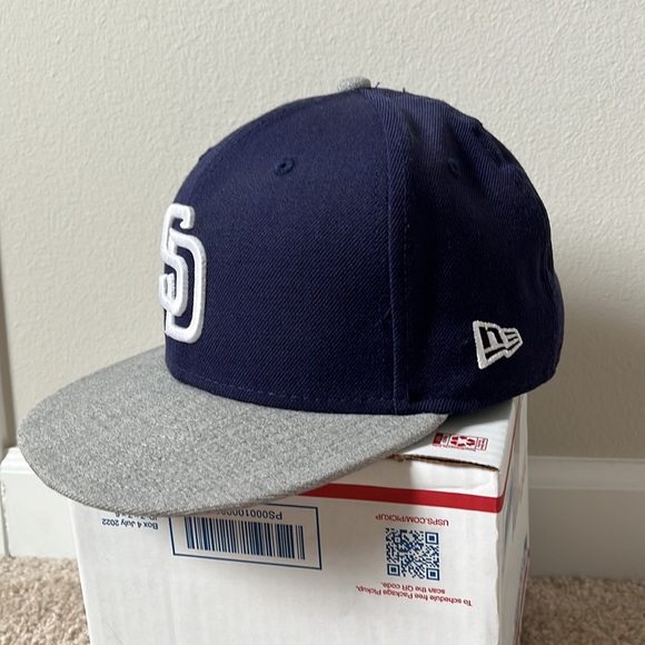 New Era San Diego Padres 59Fifty Fitted hat - size 7 1/8 - Picture 2 of 6